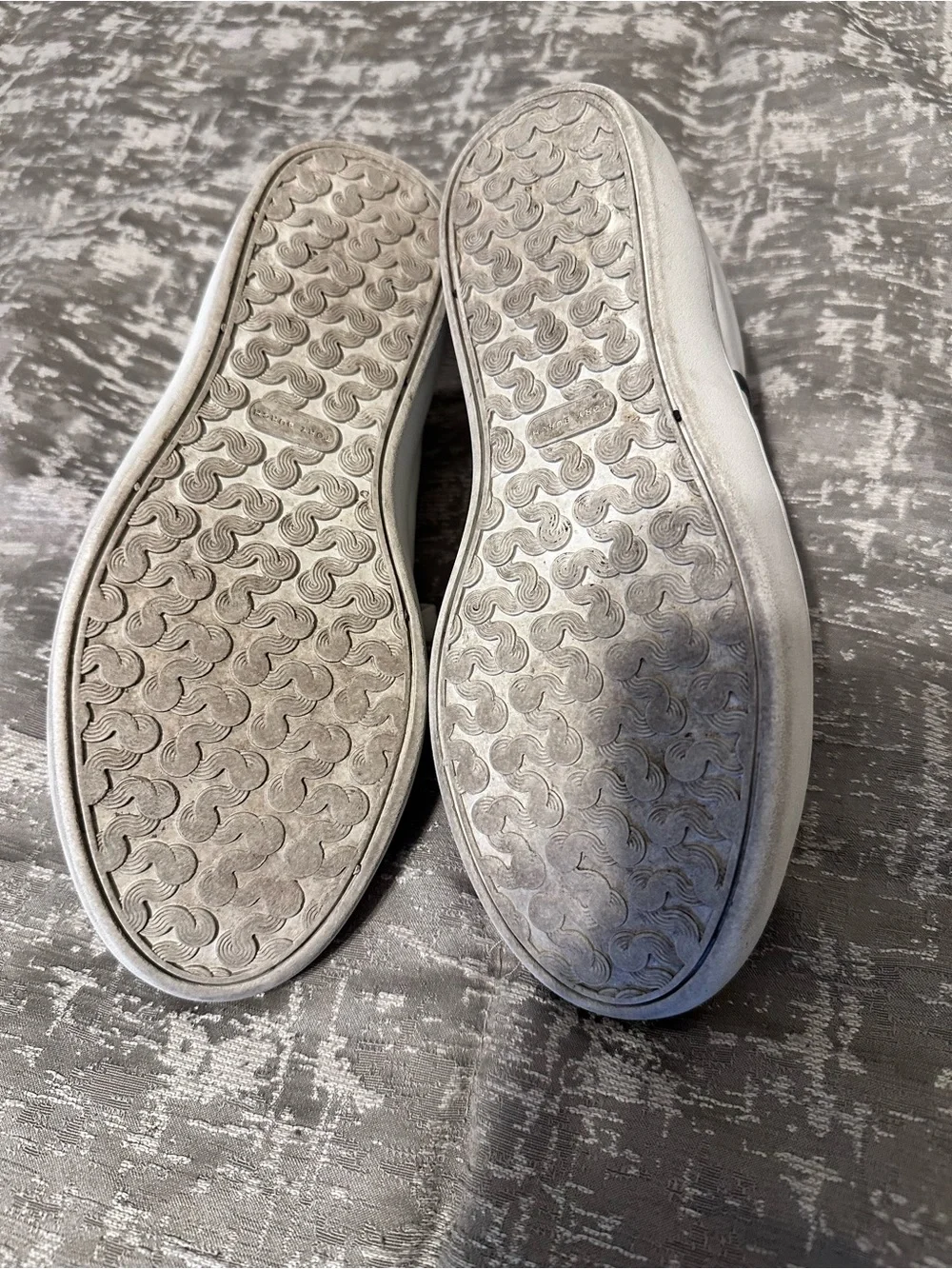 Tory Burch Leigh T-Logo Sneaker Size 5
